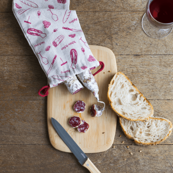 Aperitif set: cutting board, sausage knife and linen bulk bag